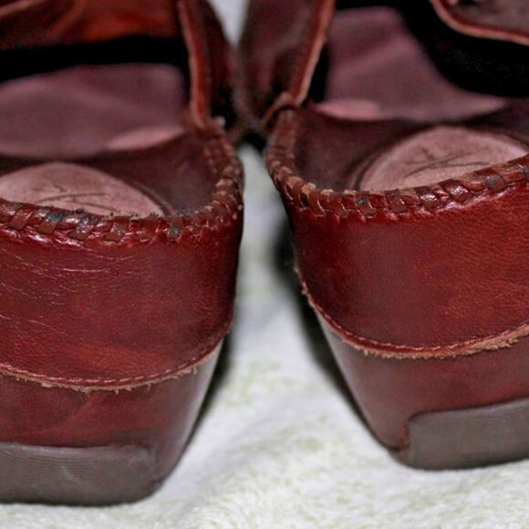 Clarks Artisan Collection Size 7 M Women's Clog Shoes Dark Brown Slip On Leather - Picture 7 of 9